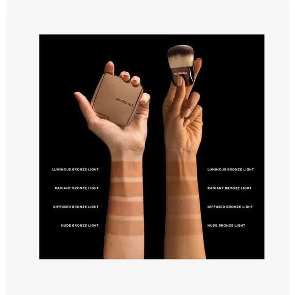 HOURGLASS Ambient Lighting Bronzer